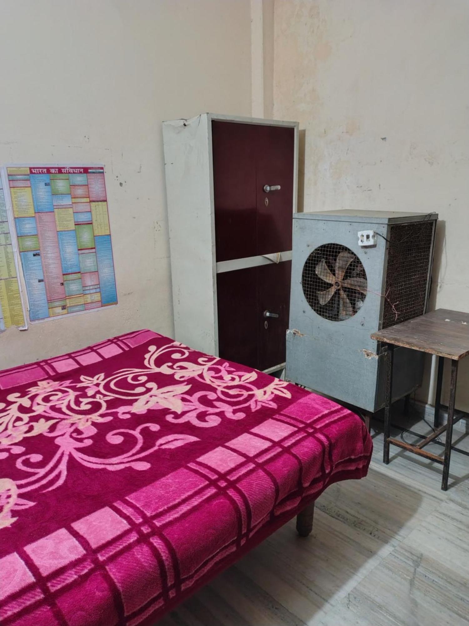 Joshi Guest House Allāhābād Junction Exteriör bild